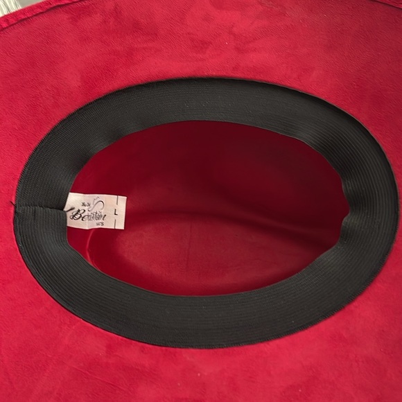 Suedelike Red Hat - Picture 5 of 5